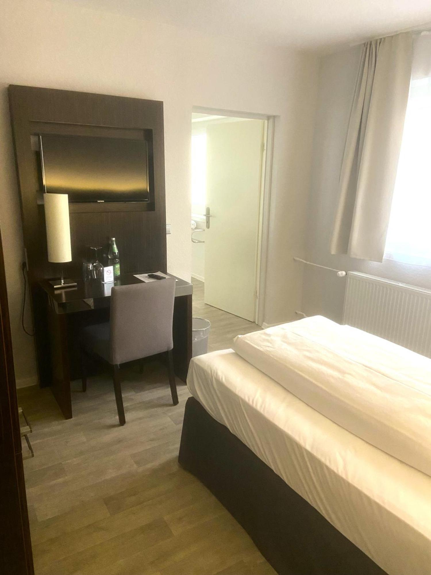 Hotel 22 Dessau-Rosslau Екстериор снимка