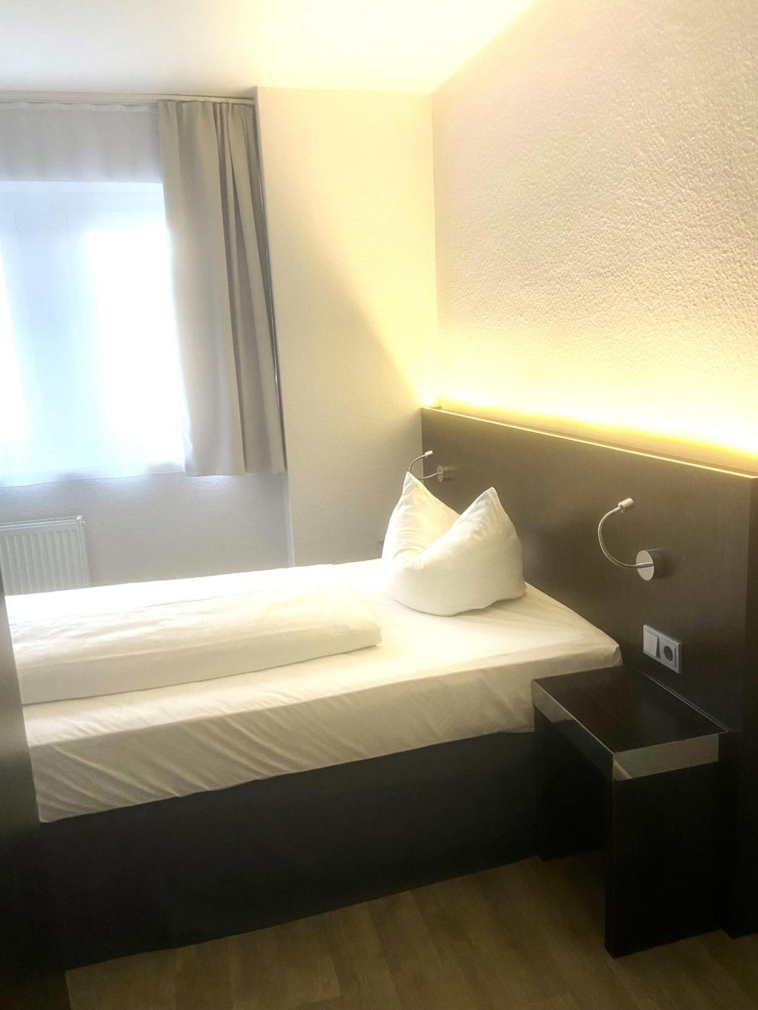 Hotel 22 Dessau-Rosslau Екстериор снимка