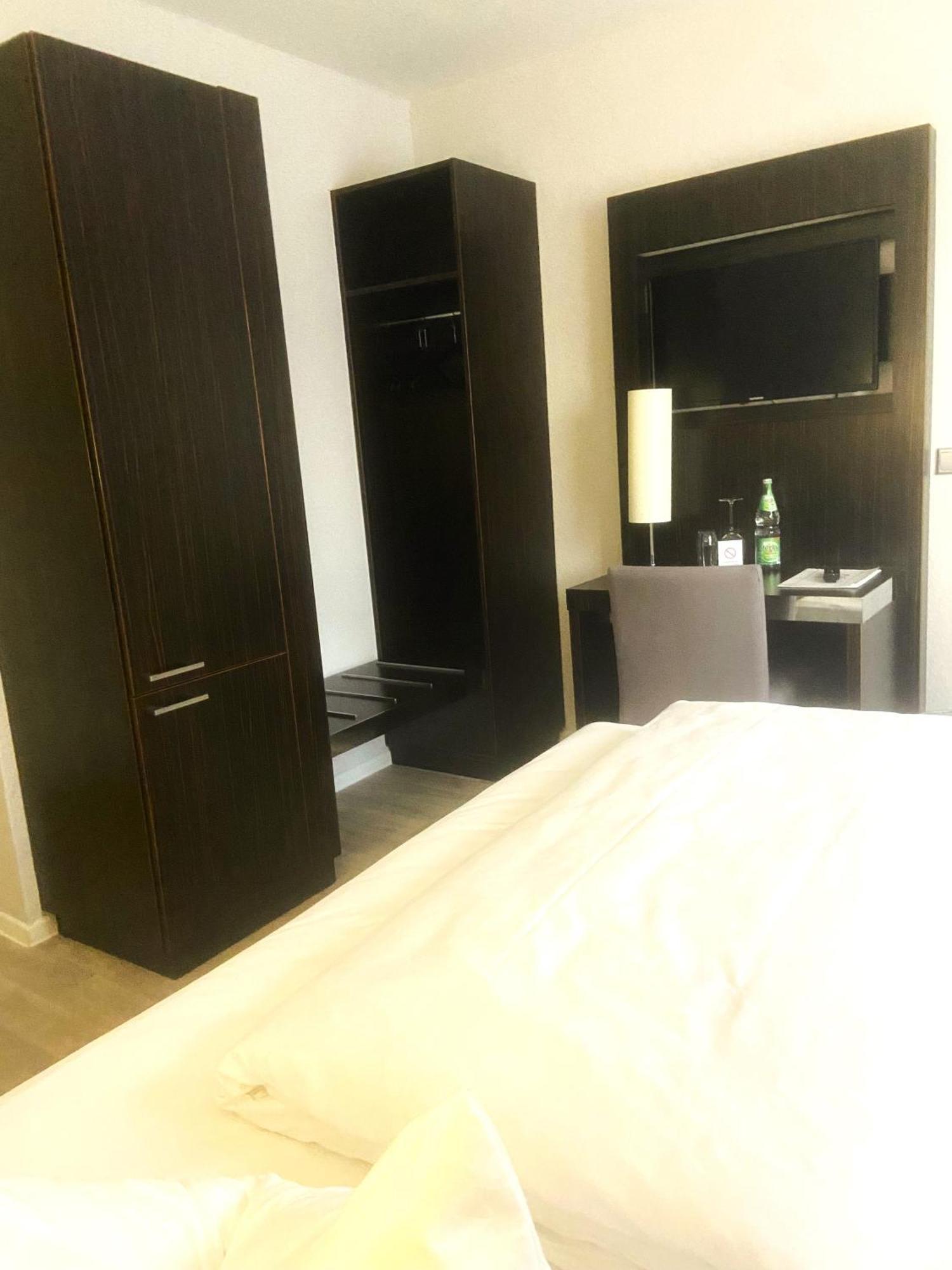 Hotel 22 Dessau-Rosslau Екстериор снимка