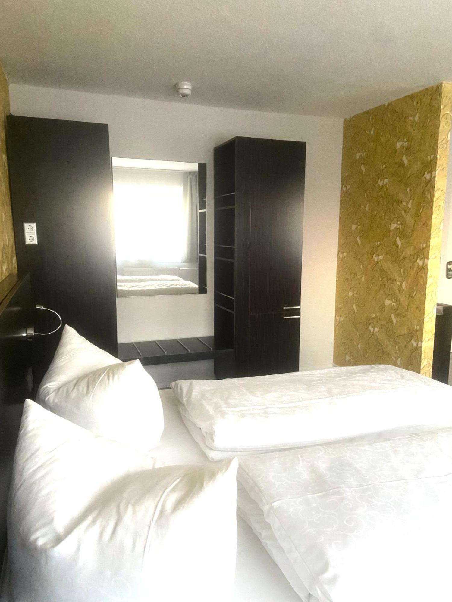 Hotel 22 Dessau-Rosslau Екстериор снимка