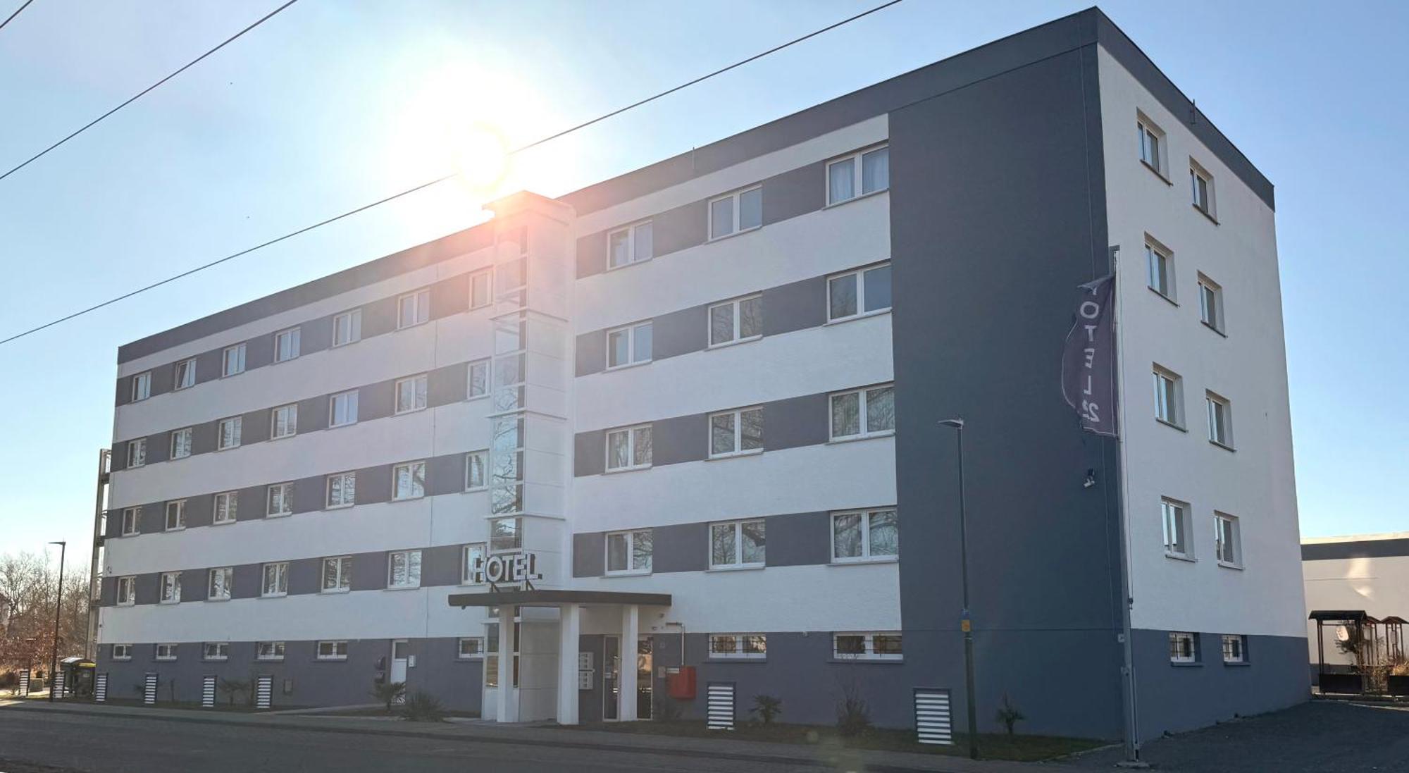 Hotel 22 Dessau-Rosslau Екстериор снимка